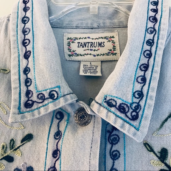 Vintage Floral Embroidered Light Wash Jean Jacket - Picture 3 of 8